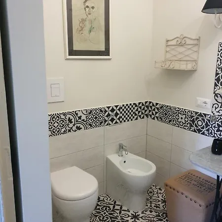 Konukevi Shab&b Florinas